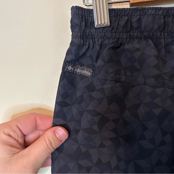 Columbia Hiking Shorts Grey Geometric Size M - Picture 6 of 9